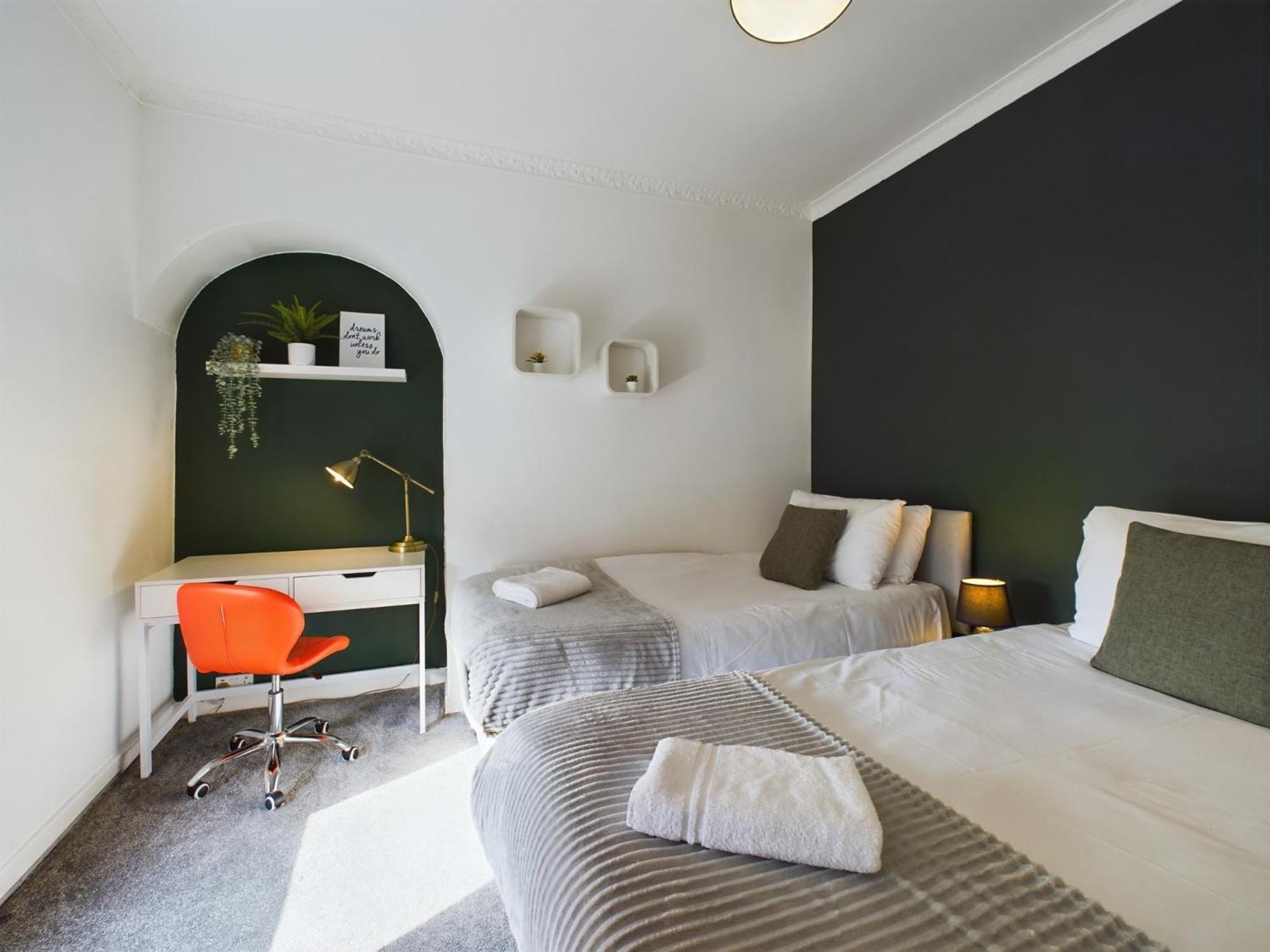 Charming Apartments - Cosy Retreat - Short Drive To City Centre - Free Parking Liverpool Luaran gambar