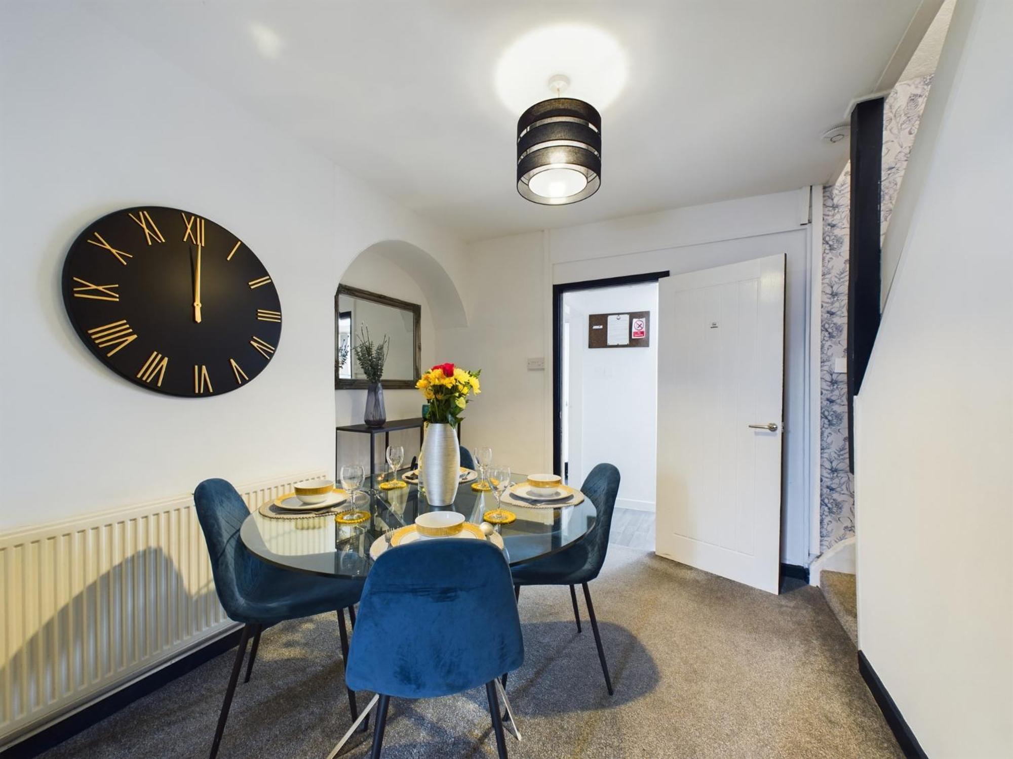 Charming Apartments - Cosy Retreat - Short Drive To City Centre - Free Parking Liverpool Luaran gambar